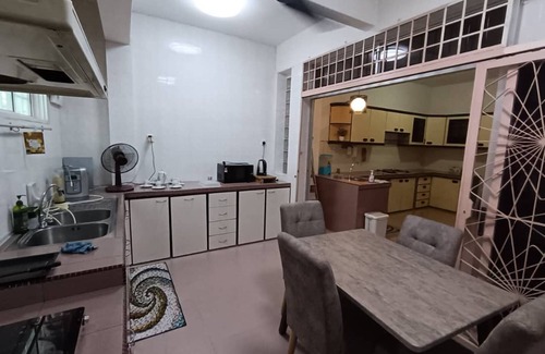 Taman Kemuncak House | Grey Fantasy Homes # Sunway Water Theme Park