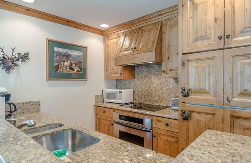 Warm Springs Condo | Greyhawk Condo 10 - Short walk to the Lifts and Pool Access