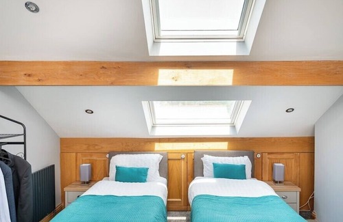 Brighouse Apartment | Grierson Stays: The Big One
