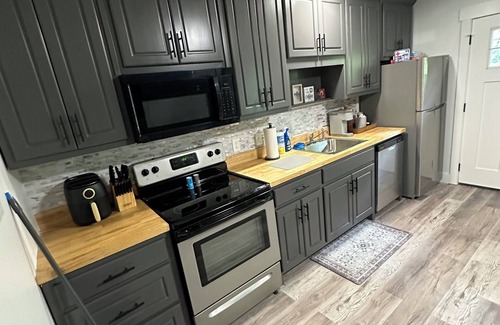 Opelika Cabin | Griffen Mill Properties Cabin #8 by Waterfall in Salem Al with WiFi, AC