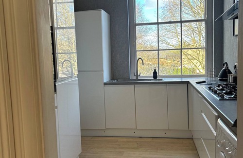 Grimsby Apartment | Grimsby Central Luxury 2 Beds, Sleeps 5 Flat 1n