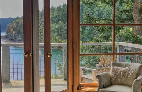 Eastsound House | Grindstone Harbor House Luxury Beachfront Estate
