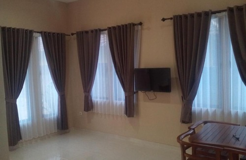 Oro Oro Ombo House | Griya Alpha Villa