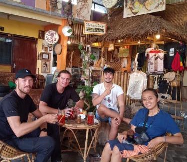 Klojen Bed & Breakfast | Griya Backpacker Pak yon