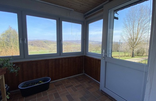 Witzenhausen Apartment | Große Ferienwohnung in Waldrandlage mit Talblick und Südbalkon
