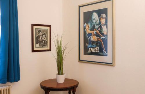 Bad Wilhelmshoehe Apartment | Große Fewo in Jugendstil-Villa, Kassel-Bad Wilhelmshöhe am UNESCO-Bergpark, Herkulesblick, 3 Schlafzimmer, Boxspring-Betten, bis 8 Personen, Balkon, kostenfreie Parkplätze - Art City-Studio Kassel 11