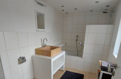 Kelheim Apartment | Großzügige Ferienwohnung mit Eigenem Garten