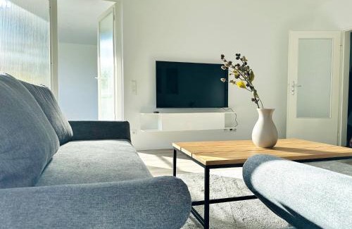 Wolfsburg Apartment | Großzügige Wohnung - 6 Personen-3 Schlafzimmer- Parkplatz- Waschmaschine-2 Balkone