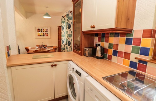 Duns Cottage | GROOM'S COTTAGE, pet friendly, with a garden in Chirnside