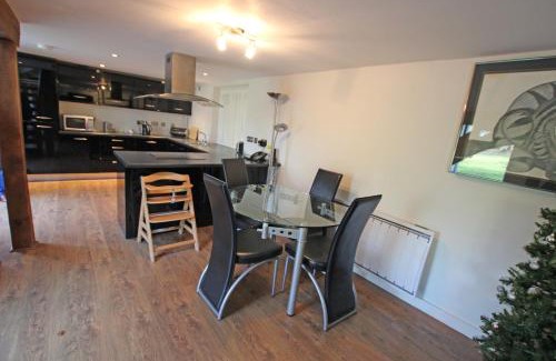 Denton House | Grooms Cottage