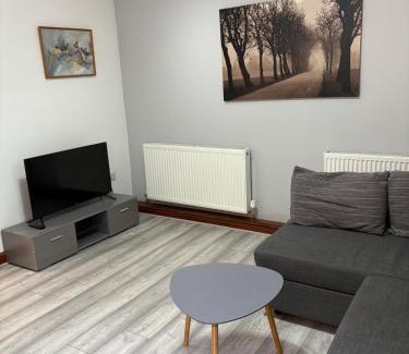 Newark Apartment | Grooms cottage