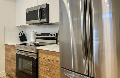 Southeast Calgary Condo | Groovy 1 Bedroom Condo in Seton