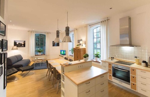 Stadtlohn Apartment | Grosse Luxus-Ferienwohnung im alten Lokschuppen