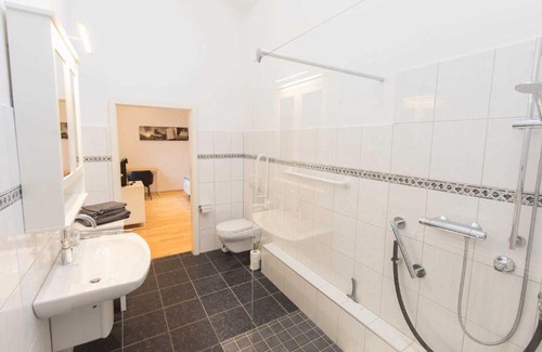 Stadtlohn Apartment | Grosse Luxus-Ferienwohnung im alten Lokschuppen