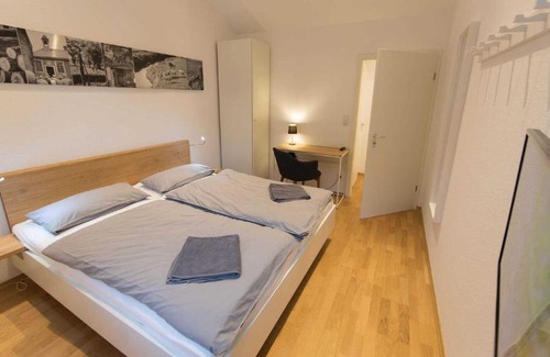 Stadtlohn Apartment | Grosse Luxus-Ferienwohnung im alten Lokschuppen