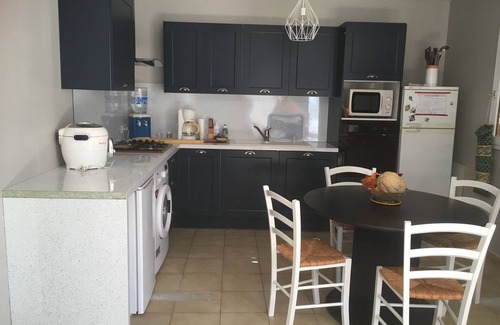 Les Salles-sur-Verdon Apartment | Ground floor apartment in detached house.