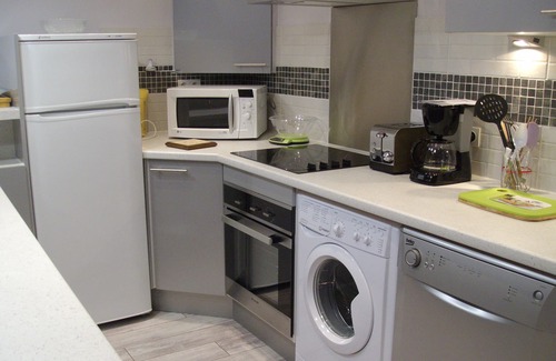 Eu House | Ground floor apartment at the entrance to town, beach 3 km, private parking
