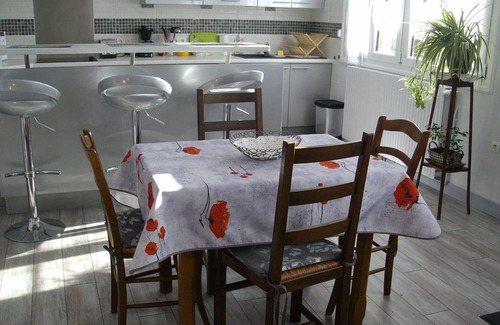 Eu House | Ground floor apartment at the entrance to town, beach 3 km, private parking