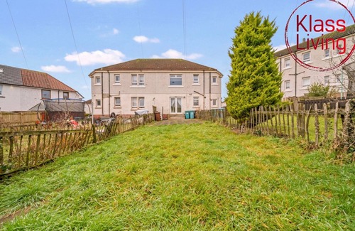 Airdrie Apartment | Ground floor apartment perfect for local contractors