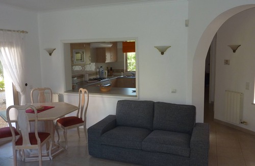 Estombar Apartment | Ground Floor Apartment with lovely gardens located on famous Gramacho Resort