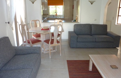 Estombar Apartment | Ground Floor Apartment with lovely gardens located on famous Gramacho Resort
