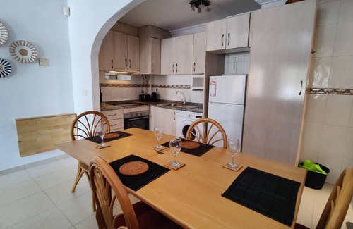 Los Alcazares Apartment | Ground floor apt 2bed/2bath. work from home ready.11min to beach. 3min to shops