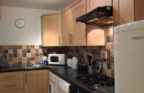 Brecon Apartment | Ground Floor Brecon apartment.No 6 Boleyn House.Free wifi.Kitchen and bathroom