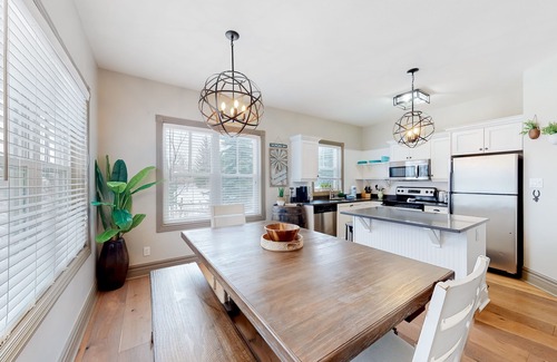 The Blue Mountains Condo | Ground floor condo, fireplace, private washer/dryer, and seasonal pool