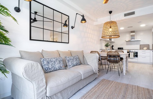 Roques Daurades Apartment | Ground floor with private garden 1min beach