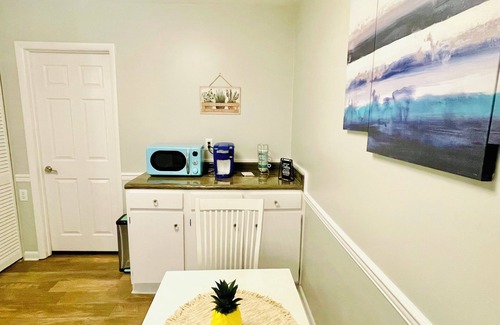 Hoover Apartment | Ground floor lovely 1-bedroom condo in fabulous Hoover with full kitchen