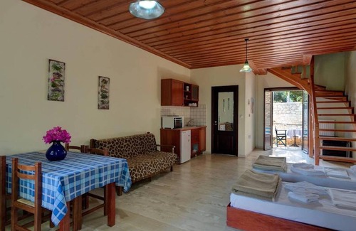Douliana Apartment | Group Accomodation, Heliopetra Studios And Houses
