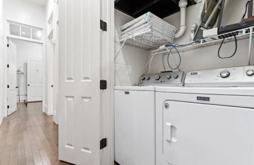 Central Business District Hotel | Group-friendly Nola Suite Near Bourbon