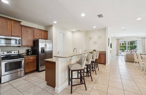 West Kissimmee House | Group Getaway 14 Beds Sleeps Up to 20
