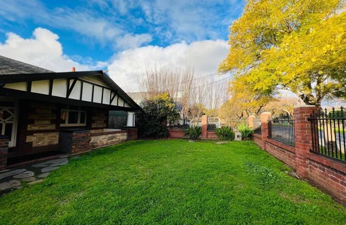 Westbourne Park House | Group house with views of the salt pool and spa