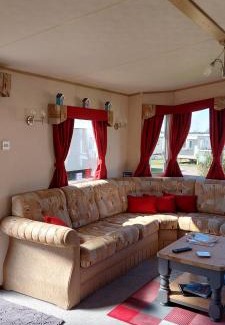 Great Yarmouth Resort | Grouse 54 - Home from Home, Free WiFi, Bed Linen and Towels Included - California Cliffs