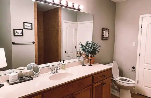 Gruene Condo | GrueneGusthaus#2|Private Condo + Golf Cart Rentals