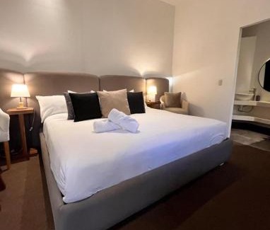 Panajachel Hotel | Grupo Hotelero Colibri