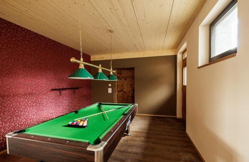 Meikirch House | Gruppenunterkunft mit Billardtisch und Lamatrekking