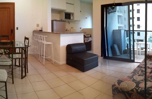 Pitangueiras Apartment | Guaruja Pitangueiras 2 beds/suite - Flat Capitania Varan - Air Conditioning