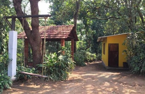 Chikkamagaluru Apartment | Guddadamane Homestay Estate View with Private Hut