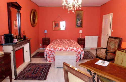 Sainte-Scolasse-sur-Sarthe House | guest rooms in the perch