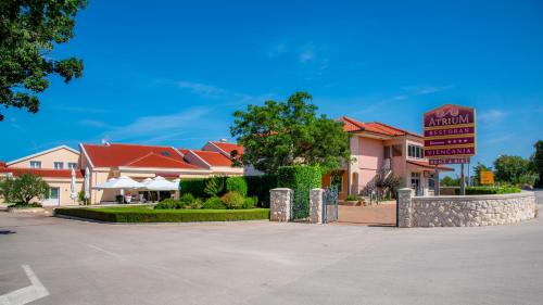 Lozovac Bed & Breakfast | Guest Accommodation Atrium Gulin