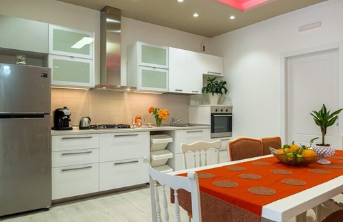 Villagonia House | Guest Home RoSe - Family room
