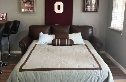 Norman House | GUEST HOUSE 1.5 miles to OU CAMPUS