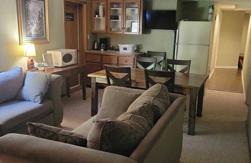 Sardis House | Guest House by Chilliwack River-sleeps 6. Hiking, rafting, fishing & more!
