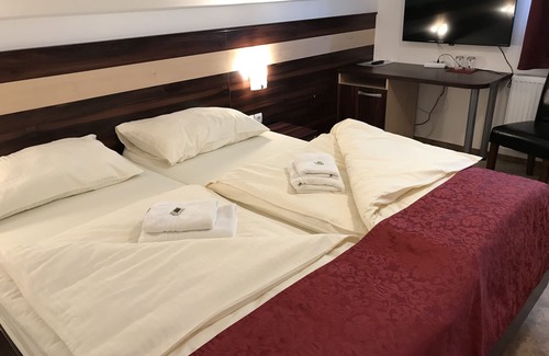 Prevalje Hotel | Guest house Hober