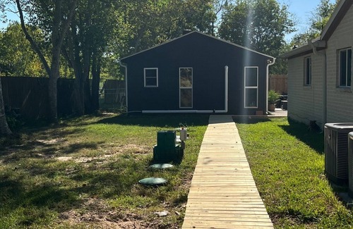Manvel House | Guest House in Manvel with privacy