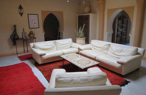 Tadighoust Hotel | Guest house in palm grove