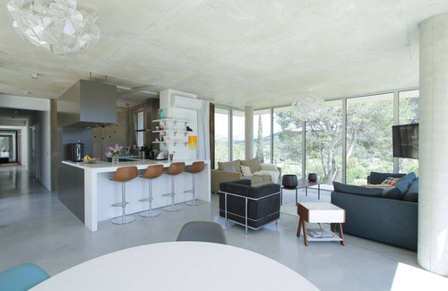Le Tholonet Villa | GUEST HOUSE IN PINETA