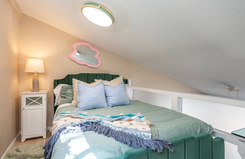 Calabasas House | Guest House Malibu Retreat w/SALT pool Jacuzzi